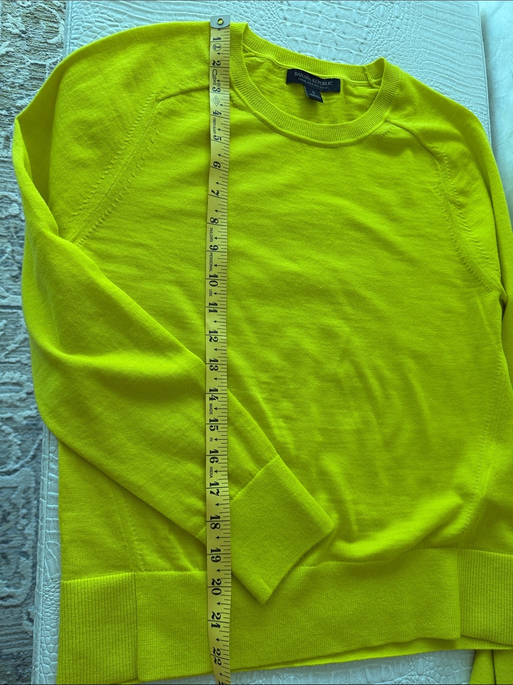 Banana Republic Women’s Crewneck Sweater in Lemon Yellow Merino Wool Size S - Picture 8 of 14